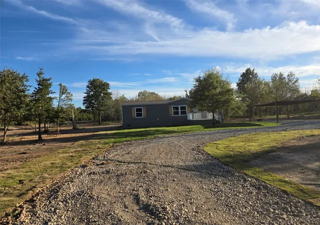 Photo 3 of Manufactured home for sale at 1922 County Rd NW, Talco, TX 75487 | MLS# 21414427 | Listing updated on 2026-10-22