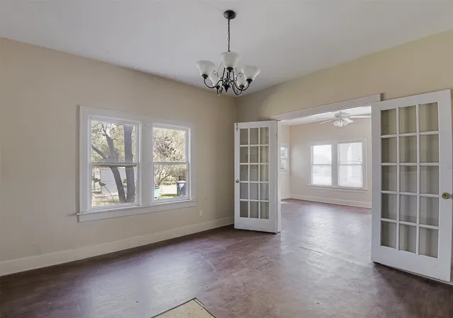 Photo 4 of Sale Pending at 2424 Handley Dr, Fort Worth, TX 76112 | MLS# 21409950 | Listing updated on 2026-10-20
