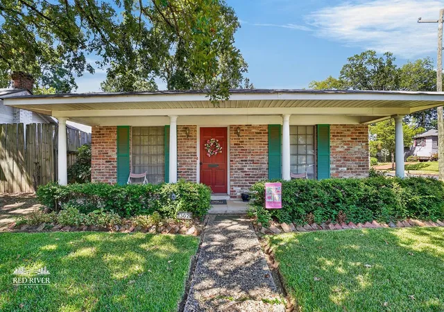 Photo 2 of Sale Pending at 302 Rutherford, Shreveport, LA 71104 | MLS# 21412811 | Listing updated on 2026-10-28