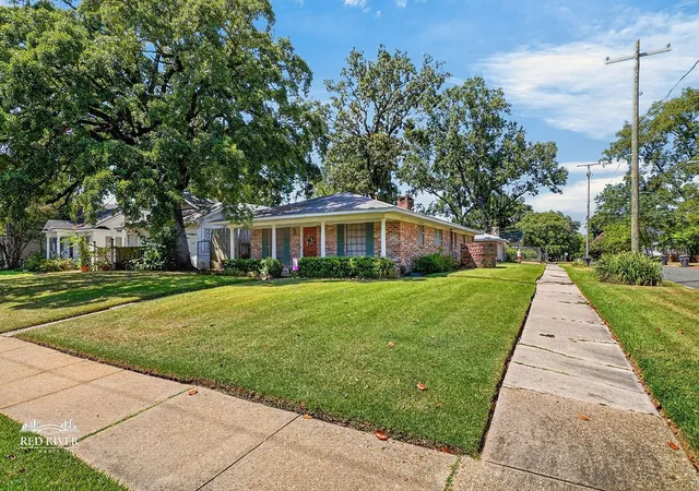 Photo 3 of Sale Pending at 302 Rutherford, Shreveport, LA 71104 | MLS# 21412811 | Listing updated on 2026-10-28