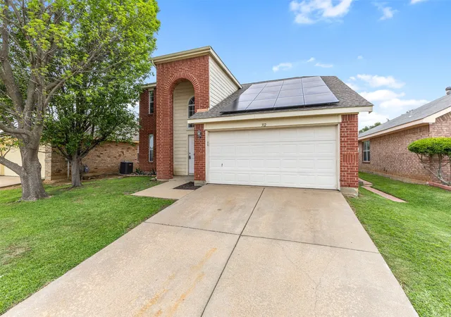 Photo 3 of Single family home for sale at 312 Elk Run Dr, Fort Worth, TX 76140 | MLS# 21414713 | Listing updated on 2026-10-21