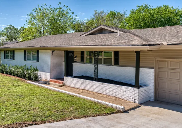 Photo 2 of Single family home for sale at 4516 Rolling Hills Dr, Fort Worth, TX 76119 | MLS# 21412223 | Listing updated on 2026-10-20