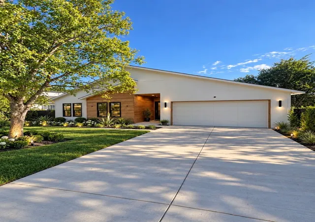 Photo 1 of Single family home for sale at 2824 Pall Mall Ave, Dallas, TX 75241 | MLS# 21414961 | Listing updated on 2026-10-19