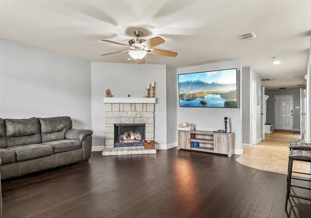 Photo 3 of Single family home for sale at 3301 Highpoint Dr, Denton, TX 76210 | MLS# 21413963 | Listing updated on 2026-10-20