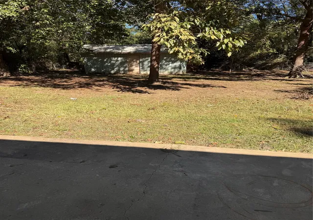 Photo 3 of Sale Pending at 1405 Regina St, Mansfield, LA 71052 | MLS# 21415125 | Listing updated on 2026-10-20