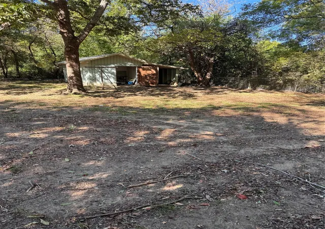 Photo 4 of Sale Pending at 1405 Regina St, Mansfield, LA 71052 | MLS# 21415125 | Listing updated on 2026-10-20