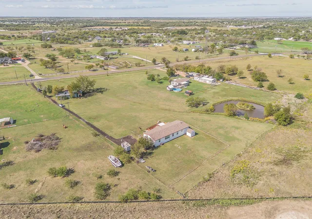 Photo 4 of Manufactured home for sale at 8300 Fm 1902, Joshua, TX 76058 | MLS# 21415151 | Listing updated on 2026-10-29