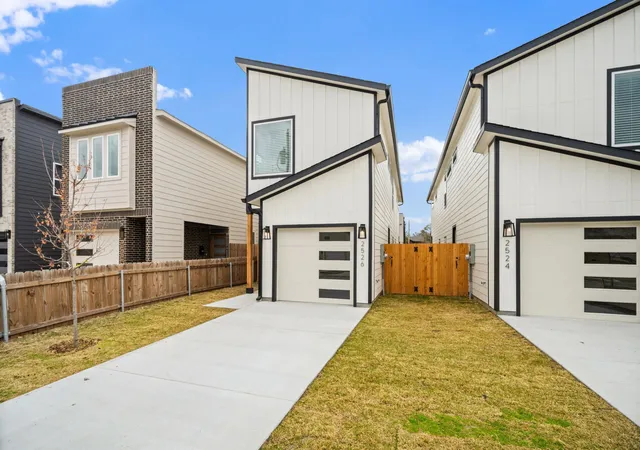 Photo 2 of Single family home for sale at 2526 Peabody, Dallas, TX 75215 | MLS# 21415275 | Listing updated on 2026-10-20