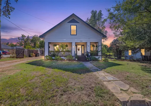 Single family home for sale at 2308 Cherry St, Paris, TX 75460 | MLS# 21415252