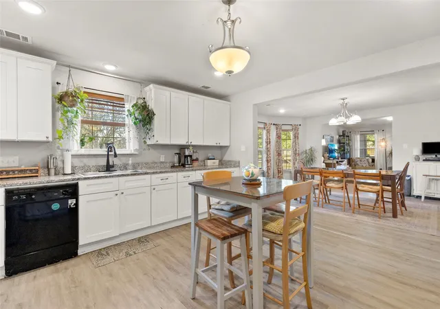 Photo 4 of Single family home for sale at 2308 Cherry St, Paris, TX 75460 | MLS# 21415252 | Listing updated on 2026-10-20