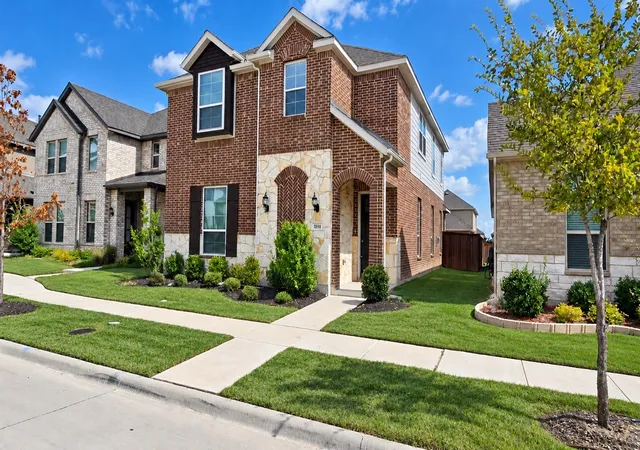 Photo 2 of Single family home for sale at 1514 Broadview Dr, Garland, TX 75042 | MLS# 21415237 | Listing updated on 2026-10-20