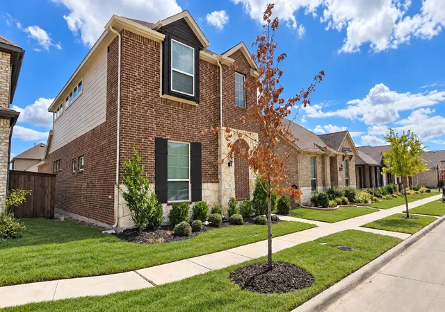 Photo 3 of Single family home for sale at 1514 Broadview Dr, Garland, TX 75042 | MLS# 21415237 | Listing updated on 2026-10-20