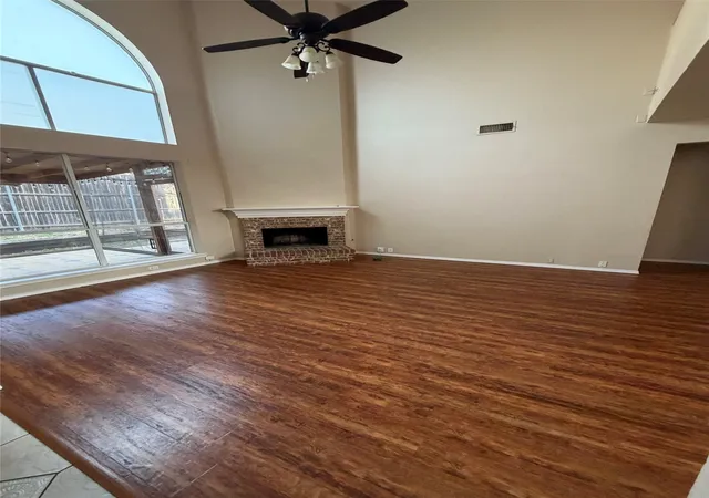 Photo 1 of Single family home for sale at 913 Waterford Way, Euless, TX 76039 | MLS# 21412863 | Listing updated on 2026-10-20