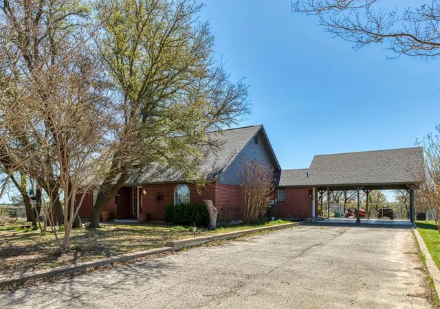 Photo 3 of House for sale at 1208 Private Rd 1399, Dublin, TX 76446 | MLS# 21412832 | Listing updated on 2026-10-20