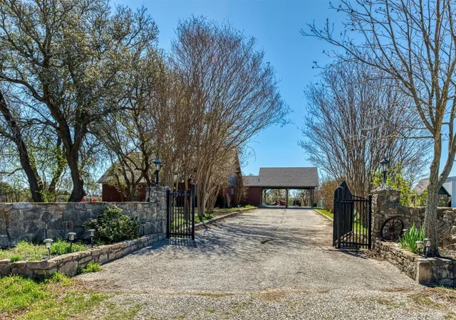 Photo 4 of House for sale at 1208 Private Rd 1399, Dublin, TX 76446 | MLS# 21412832 | Listing updated on 2026-10-20