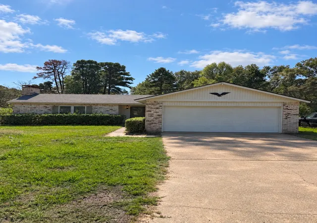 Photo 1 of Sale Pending at 7332 S Noel Dr, Shreveport, LA 71107 | MLS# 21415050 | Listing updated on 2026-10-28