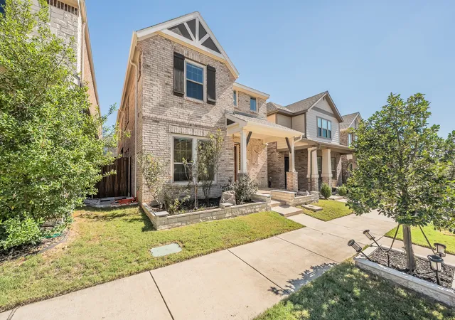 Photo 1 of Single family home for sale at 256 Harbor Hills Dr, Flower Mound, TX 75028 | MLS# 21415095 | Listing updated on 2026-10-29