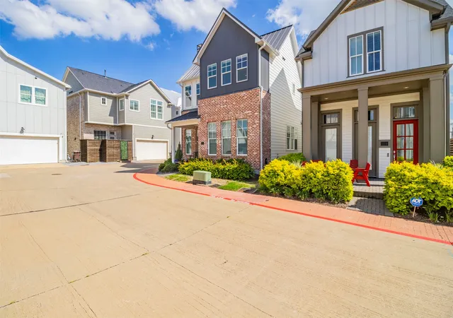 Photo 1 of Single family home for sale at 720 Wooster Ln, Plano, TX 75074 | MLS# 21404903 | Listing updated on 2026-10-22