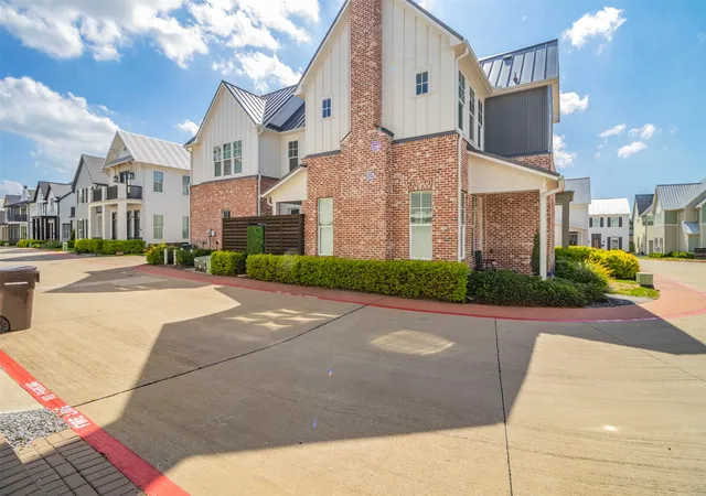 Photo 31 of Single family home for sale at 720 Wooster Ln, Plano, TX 75074 | MLS# 21404903 | Listing updated on 2026-10-22