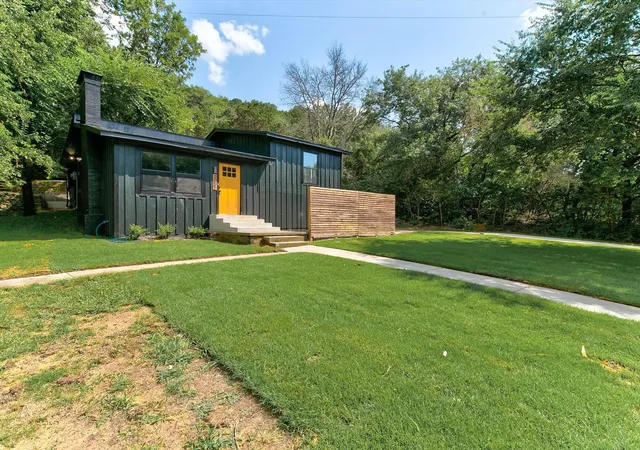 Photo 2 of Single family home for sale at 9005 Lakeside Dr, Rio Vista, TX 76093 | MLS# 21415558 | Listing updated on 2026-10-20