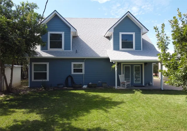 Photo 1 of Single family home for sale at 117 Mckee St, Whitney, TX 76692 | MLS# 21415661 | Listing updated on 2026-10-20
