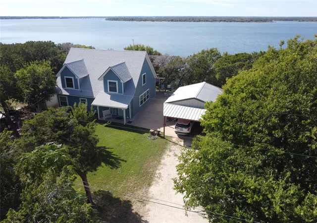 Photo 2 of Single family home for sale at 117 Mckee St, Whitney, TX 76692 | MLS# 21415661 | Listing updated on 2026-10-20