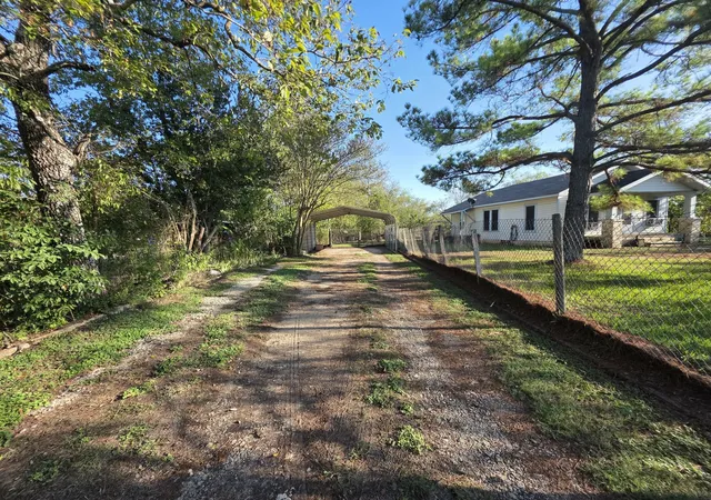 Photo 2 of Single family home for sale at 713 W Fannin, Mexia, TX 76667 | MLS# 21415575 | Listing updated on 2026-10-27