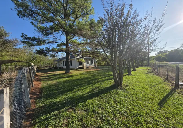 Photo 4 of Single family home for sale at 713 W Fannin, Mexia, TX 76667 | MLS# 21415575 | Listing updated on 2026-10-27