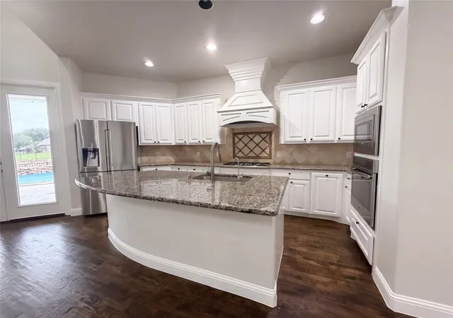 Photo 4 of Single family home for sale at 712 Basilica Ln, Mc Kinney, TX 75071 | MLS# 21415590 | Listing updated on 2026-10-20