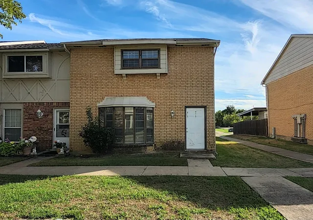 Photo 1 of Townhouse for sale at 99 W Mountain Crk Dr, Grand Prairie, TX 75052 | MLS# 21415704 | Listing updated on 2026-10-20