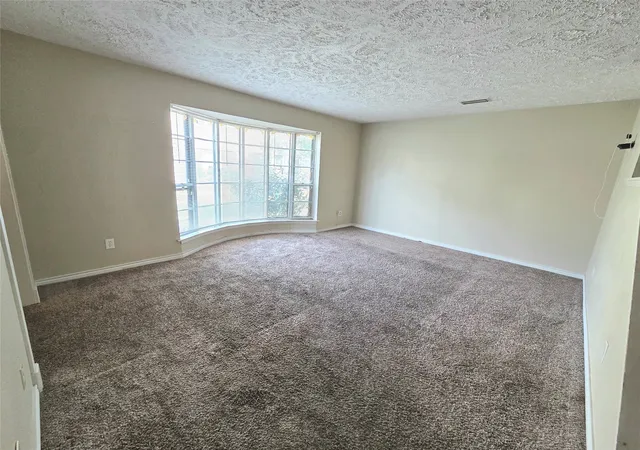 Photo 4 of Townhouse for sale at 99 W Mountain Crk Dr, Grand Prairie, TX 75052 | MLS# 21415704 | Listing updated on 2026-10-20