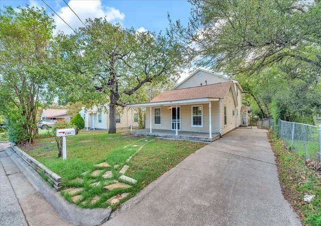 Photo 1 of Multi family home for sale at 3304 Huron Trl, Fort Worth, TX 76135 | MLS# 21415281 | Listing updated on 2026-10-27