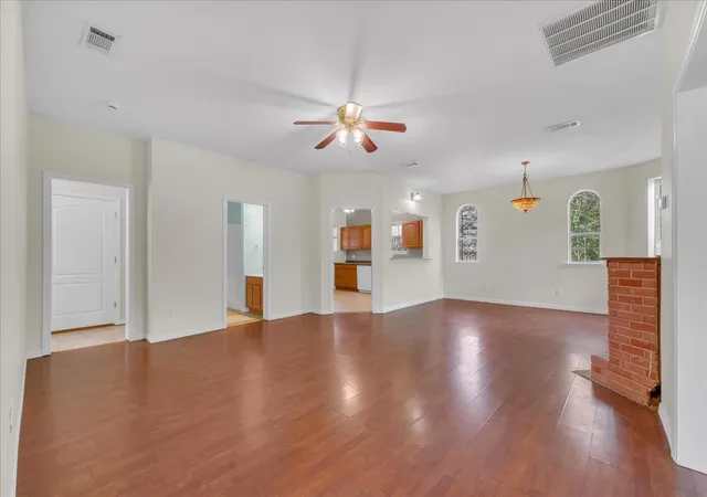 Photo 4 of House for sale at 3304 Huron Trl, Fort Worth, TX 76135 | MLS# 21415281 | Listing updated on 2026-10-27