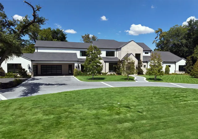 Photo 4 of Single family home for sale at 4923 Crooked Ln, Dallas, TX 75229 | MLS# 21399727 | Listing updated on 2026-10-20