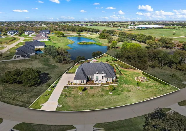 Photo 1 of Single family home for sale at 1014 Live Oak Ln, Little Elm, TX 75068 | MLS# 21415869 | Listing updated on 2026-10-20