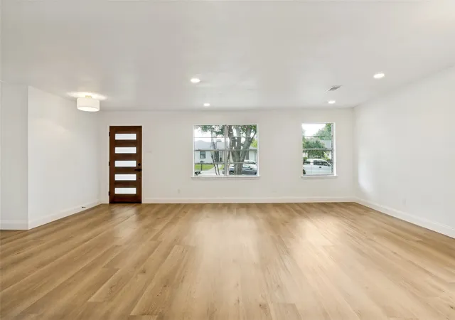 Photo 2 of Single family home for sale at 437 Summit Dr, Richardson, TX 75081 | MLS# 21415942 | Listing updated on 2026-10-20