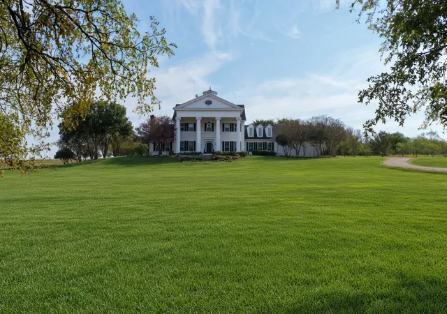 Photo 2 of Single family home for sale at 1141 Sugar Ridge Rd, Ennis, TX 75119 | MLS# 21414935 | Listing updated on 2026-10-20