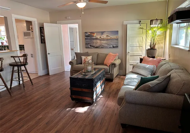 Photo 3 of Single family home for sale at 910 Plainview Rd, Seymour, TX 76380 | MLS# 21415960 | Listing updated on 2026-10-20