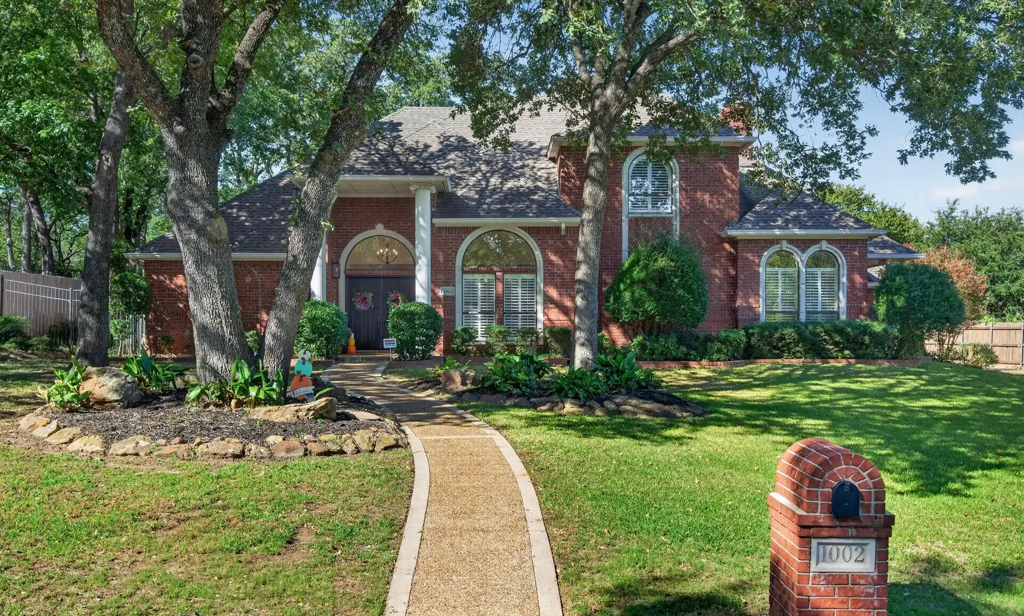 Single family home for sale at 1002 Chimney Hl Trl, Southlake, TX 76092 | MLS# 21414039
