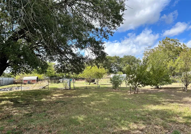 Photo 3 of Single family home for sale at 8427 Honeysuckle Ln, Dallas, TX 75241 | MLS# 21416099 | Listing updated on 2026-10-21