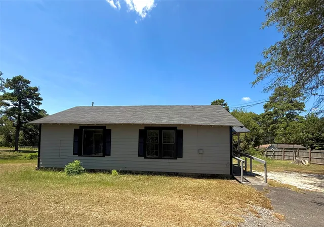 Photo 1 of Single family home for sale at 206 11th Street Ne, Springhill, LA 71075 | MLS# 21416103 | Listing updated on 2026-10-27