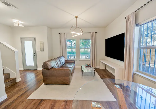 Photo 3 of Single family home for sale at 1332 Grigsby Ave, Dallas, TX 75204 | MLS# 21415835 | Listing updated on 2026-10-20