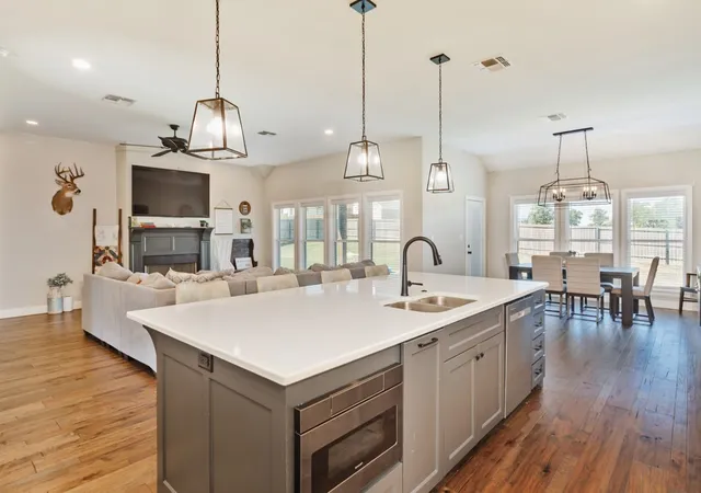 Photo 3 of Single family home for sale at 1610 N Mason St, Bowie, TX 76230 | MLS# 21416208 | Listing updated on 2026-10-20
