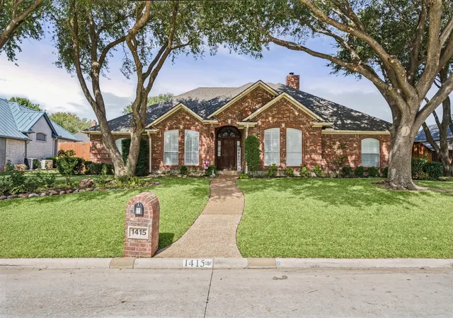 Single family home for sale at 1415 Fairhaven Dr, Mansfield, TX 76063 | MLS# 21416222