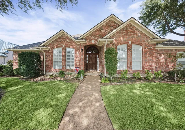 Photo 1 of Single family home for sale at 1415 Fairhaven Dr, Mansfield, TX 76063 | MLS# 21416222 | Listing updated on 2026-10-21