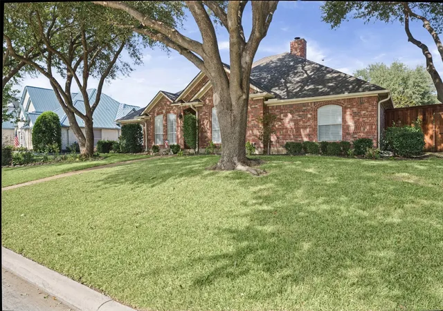 Photo 2 of Single family home for sale at 1415 Fairhaven Dr, Mansfield, TX 76063 | MLS# 21416222 | Listing updated on 2026-10-21