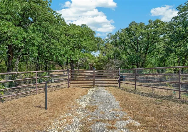 Photo 4 of Land for sale at 425 Cooks Ln, Fort Worth, TX 76120 | MLS# 21410746 | Listing updated on 2026-10-29