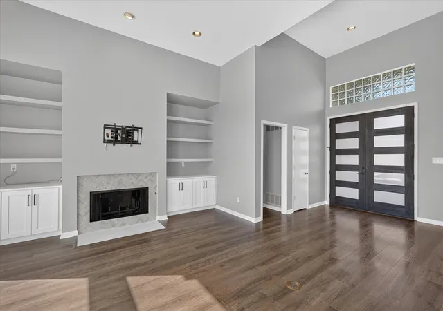 Photo 3 of Single family home for sale at 4420 Holw Oak Dr, Dallas, TX 75287 | MLS# 21416305 | Listing updated on 2026-10-22