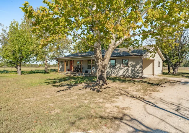 Single family home for sale at 551 County Rd 416, Comanche, TX 76442 | MLS# 21416033