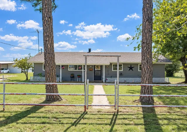 Photo 2 of Single family home for sale at 2220 Well Service Rd, Bowie, TX 76230 | MLS# 21416283 | Listing updated on 2026-10-21